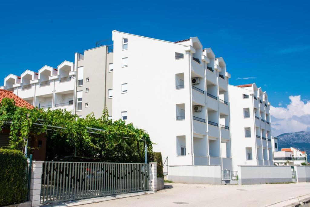 Kaštela Terrace Apartment Danny מראה חיצוני תמונה
